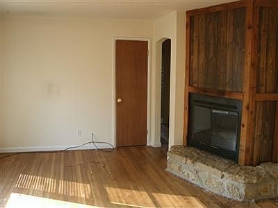 2nd image of 407 S 1st St