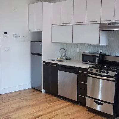 Rented by Nooklyn NYC LLC | media 18