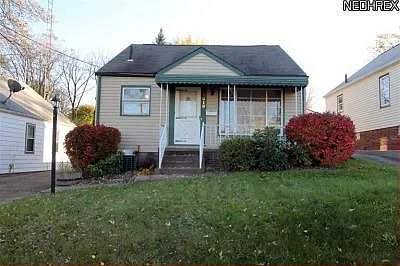 1618 Colonial Blvd NE photo 1
