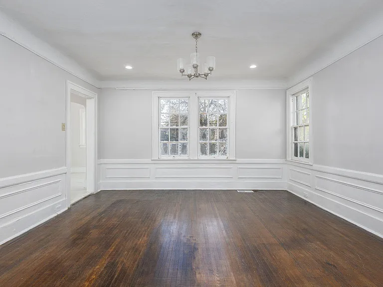 4341 Glendale Ave — Photo 9