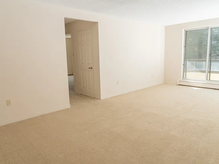 655 Windermere Rd — Photo 29