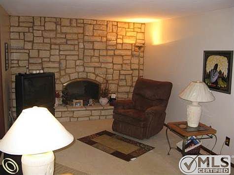 Family room2.JPG