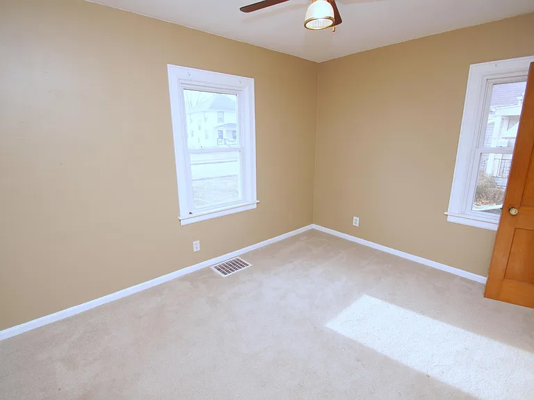1120 Brown St — Photo 14
