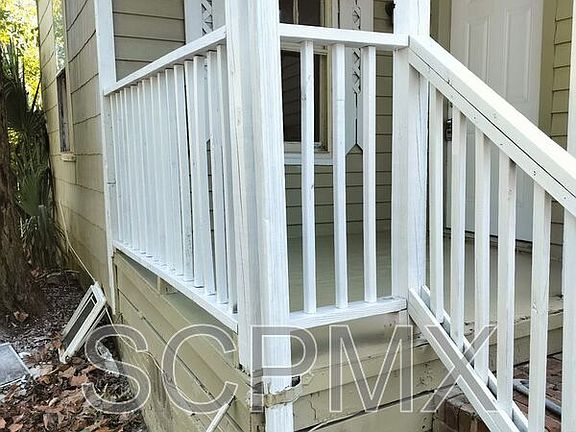 5th image of 2653 Lawrence St