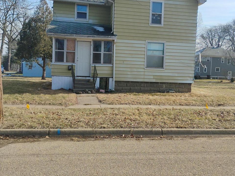 2nd image of 405 S Ionia St
