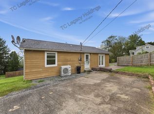 4 Lee St, Westover, WV 26501