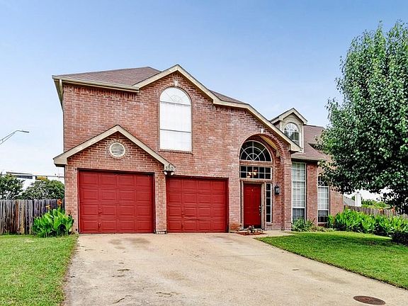 2nd image of 320 Cresthaven Dr
