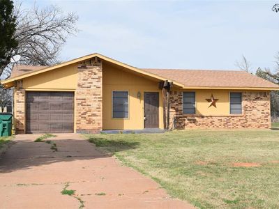 308 E Emerald Ave, Iowa Park, TX, 76367