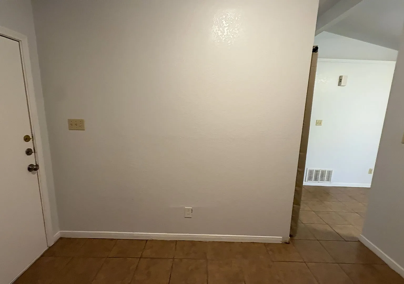2 Bed / 1 Bath Duplex Unit In Killeen — Photo 4