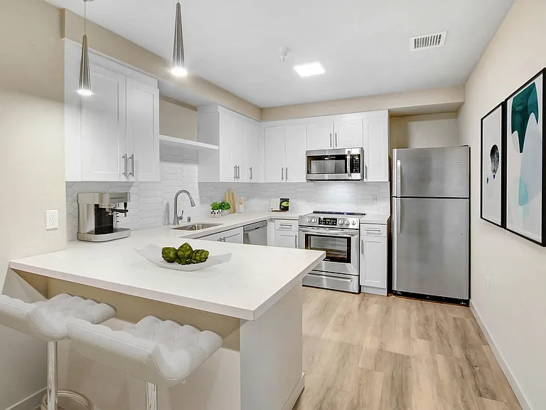 Zephyr Apartments — Photo 7