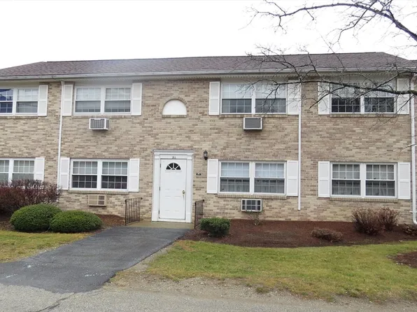 10 Washington Park Dr #4, Andover, MA 01810