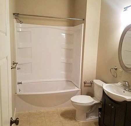 4th image of 1400 W 4th St #309