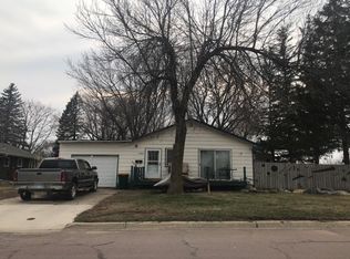 1260 Lakeview Ave, Windom, MN 56101