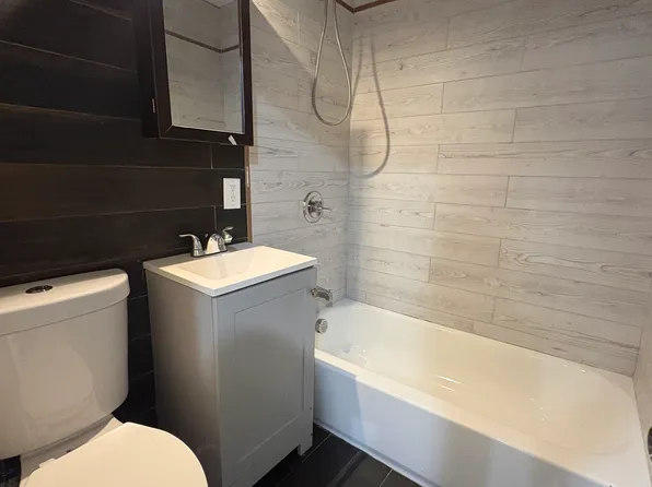 61 West 49th Street image 4 of 6