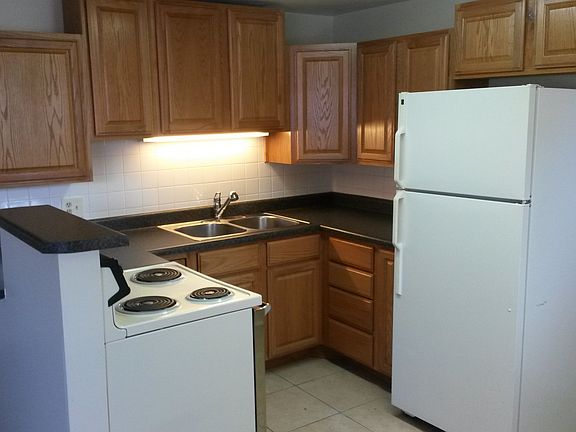 3rd image of 4951 S Center St APT 7