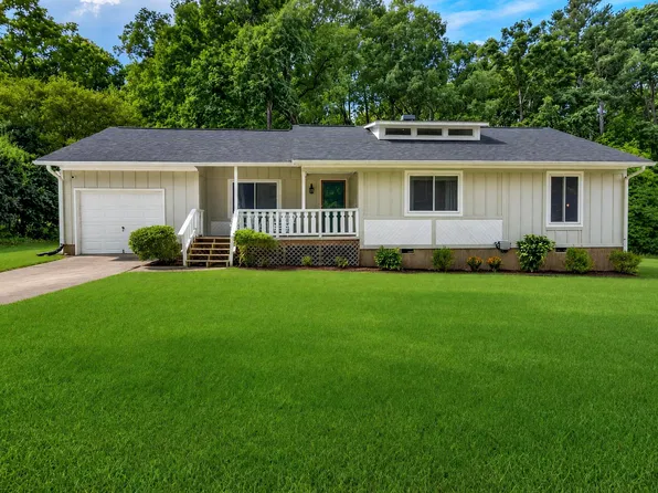 2013 Englewood Dr, Apex, NC 27539