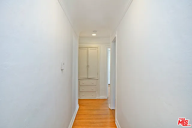 2035 Selby Ave — Photo 13