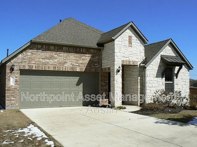 3304 De Torres Cir — Photo 1