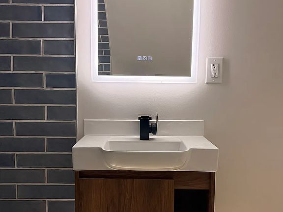 2nd image of 1707 W Broad St #3