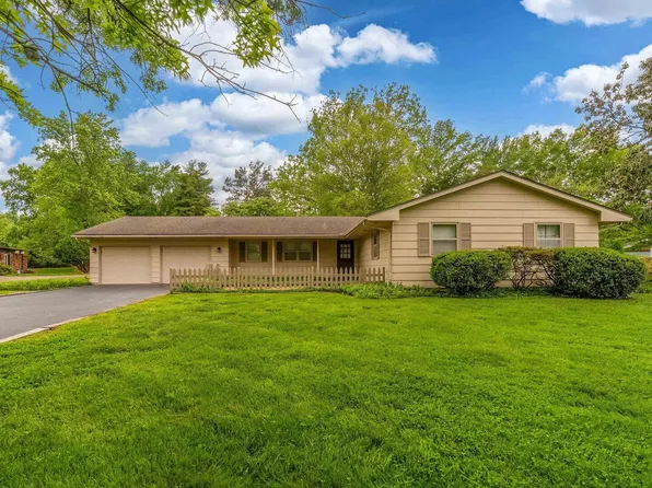 2605 W Sunset Dr, Carbondale, IL 62901
