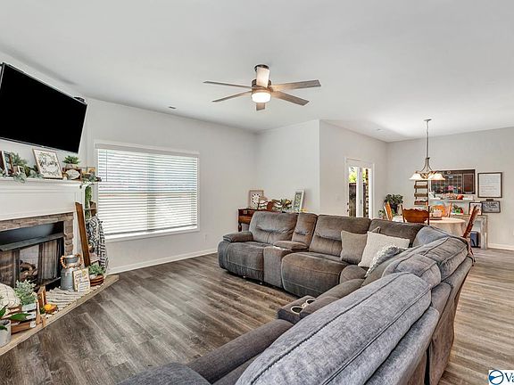 5th image of 4325 Adventura Dr