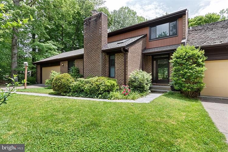 1st image of 2585 Tree House Dr
