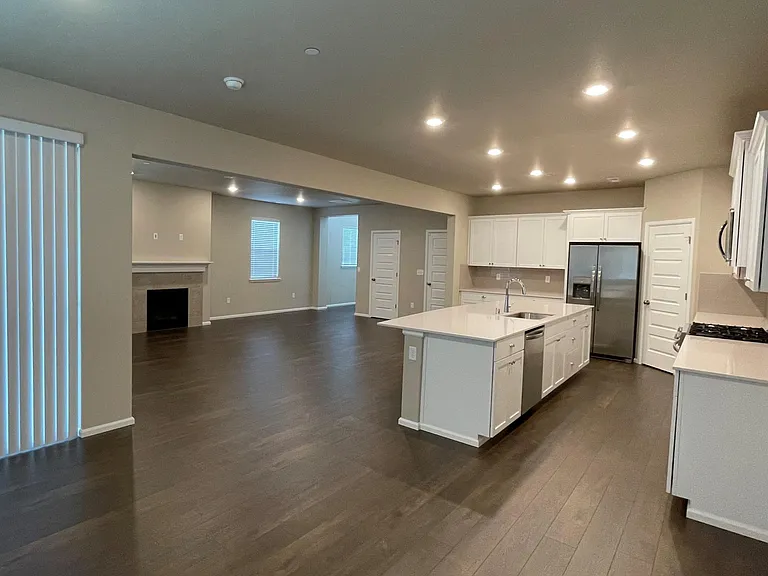 1037 Timberline Ave — Photo 6