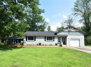 944 Gravel Rd, Webster, NY 14580