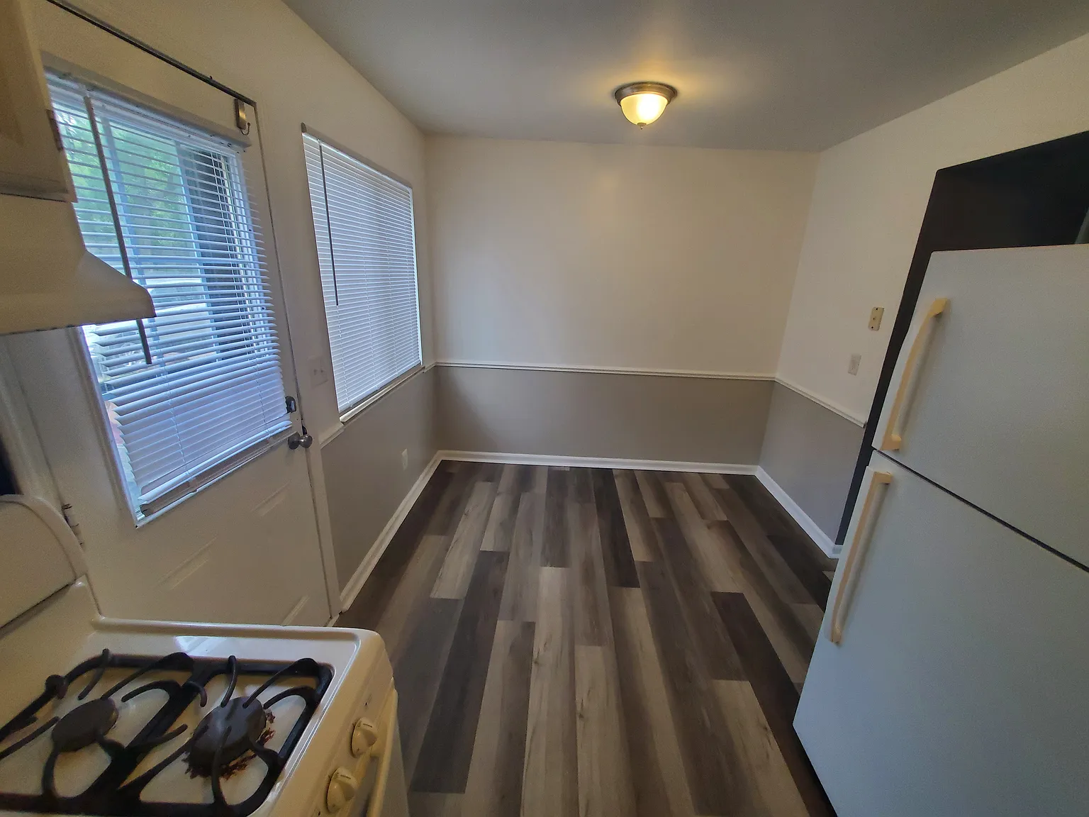 3 bed, 1.5 bath, 900 sqft, $1,900 — Photo 4