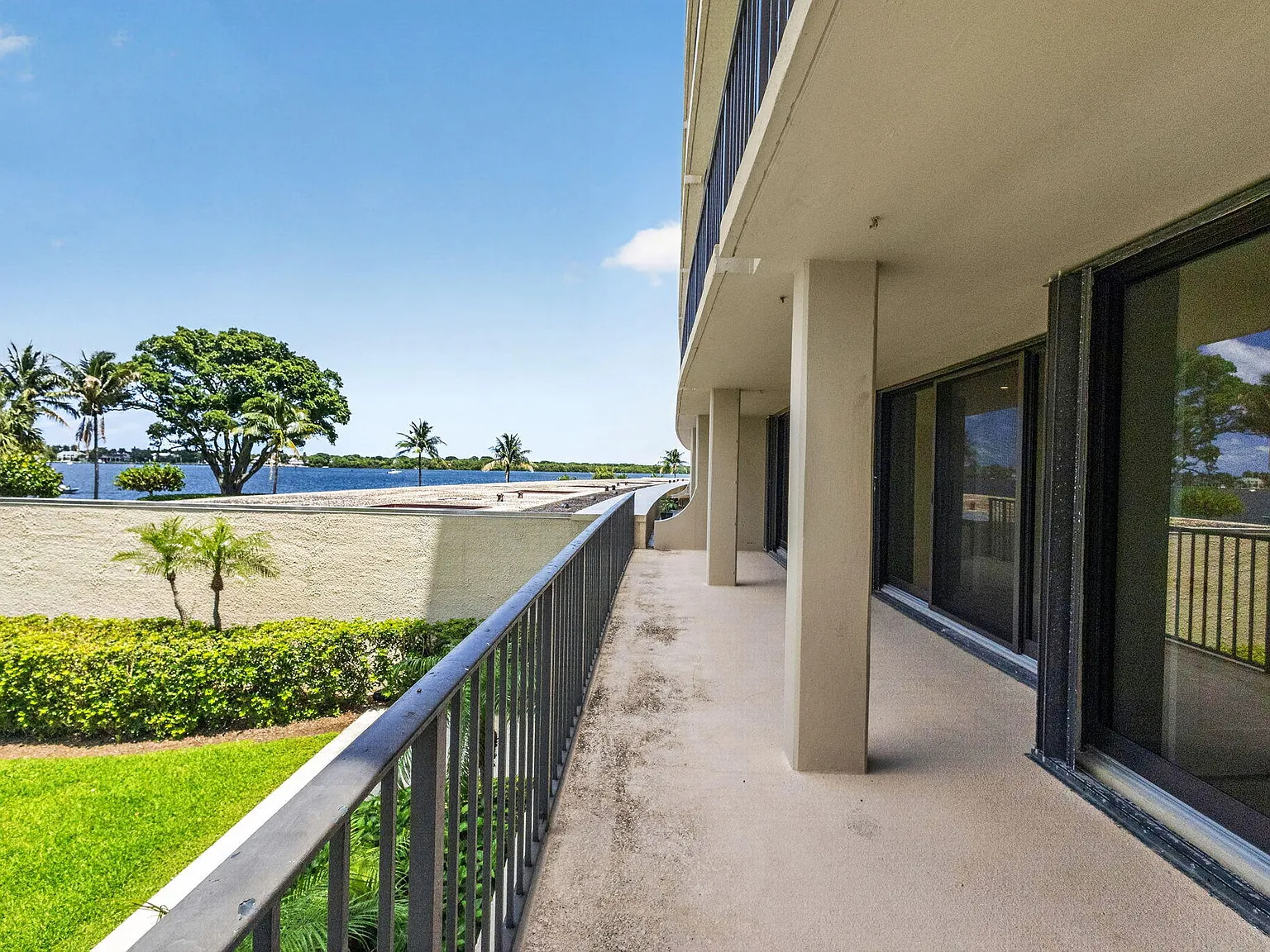 2 bed, 2.0 bath, 1244 sqft, $3,500 — Photo 3