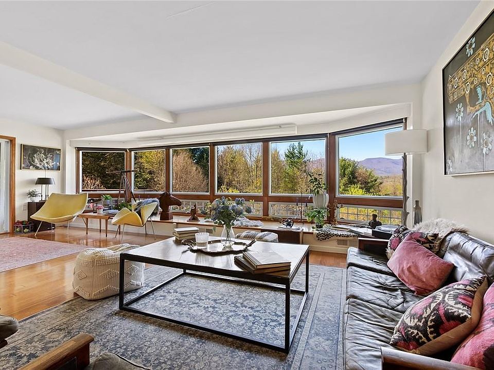 1st image of 58 Huntington Drive