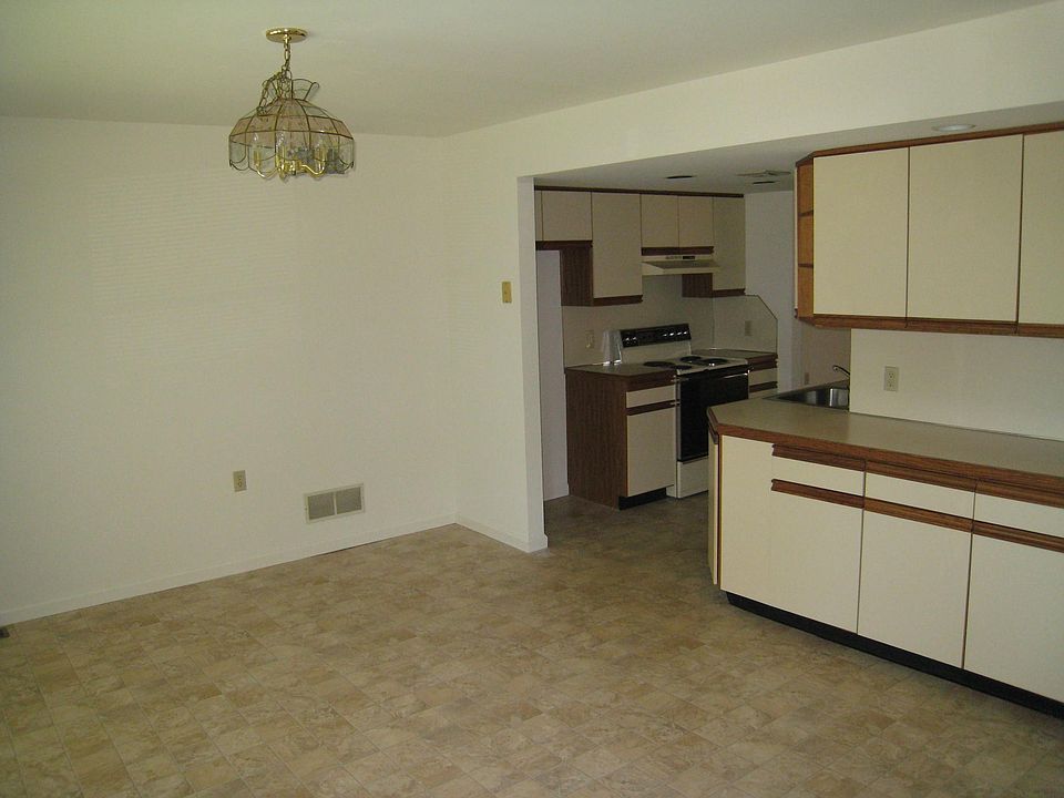 1st image of 2720 Linden St
