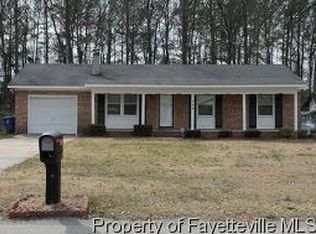 729 Goodyear Dr, Spring Lake, NC 28390
