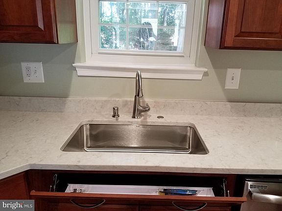 5th image of 5551 Winford Ct