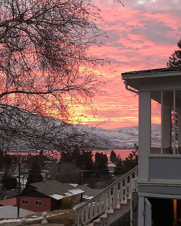 sunset over lake chelan 