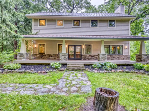 2685 Fry Rd, Highland, MI 48357