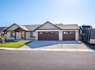 6111 Rocket Ln, Pasco, WA 99301
