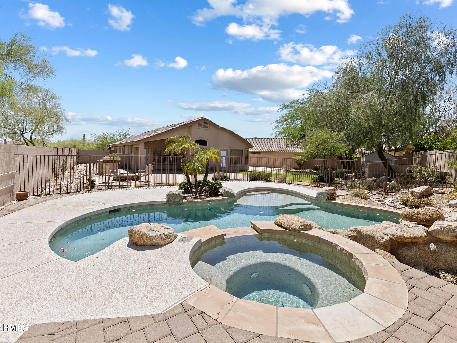 4 bed, 2.0 bath, 1837 sqft, $3,800 — Photo 2