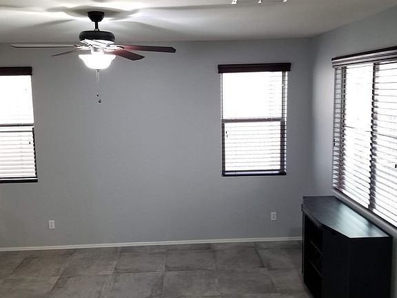 5th image of 125 E Catclaw St #21350423