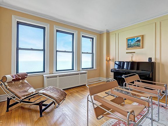 5th image of 7321 S South Shore Dr APT 9A