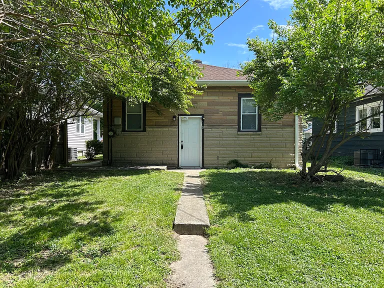 1506 N Grant Ave — Photo 2