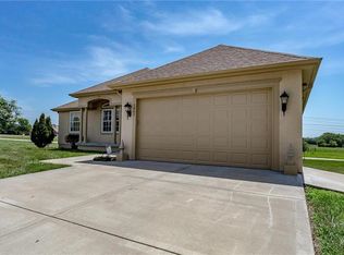 1807 Lauren Ln, Kearney, MO 64060