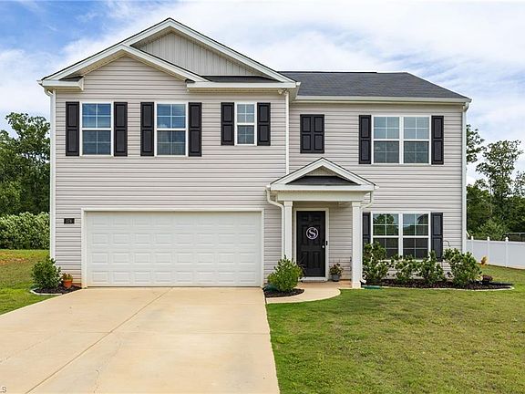 3rd image of 174 Culloden Dr