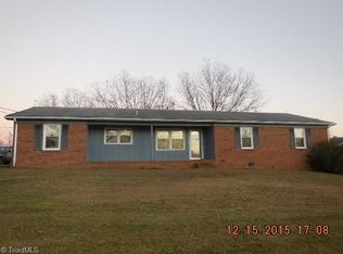 3589 Sharon Dale Dr, Archdale, NC 27263
