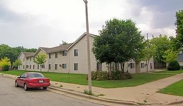 2648 S Greeley St — Photo 7