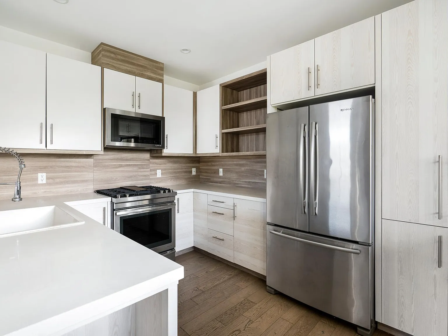 3 bed, 1500 sqft, $4,150 — Photo 4