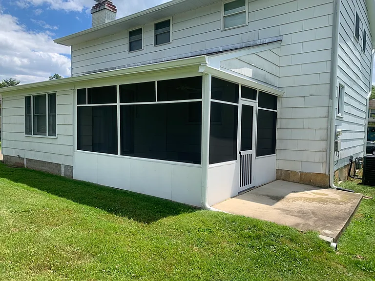 517 Garrick Rd — Photo 4