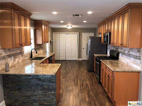 5th image of 2705 E Loma Vista Ave