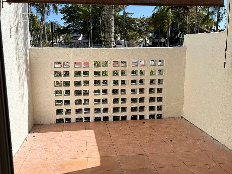9725 Fontainebleau Blvd — Photo 11