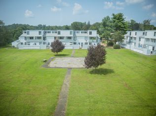 14 Hamre Ln #C, Branford, CT 06405